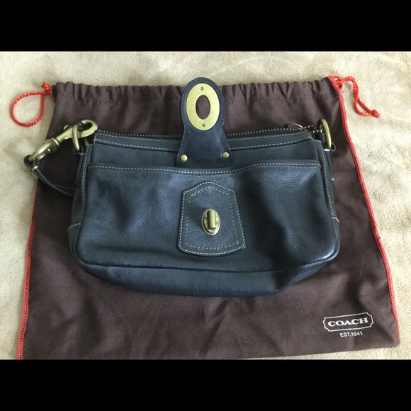 Coach - Picture 4 of 7